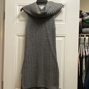 Banana Republic sleeveless sweater  NWOT